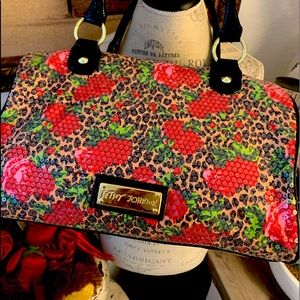 Betsey Johnson beautiful handbag!